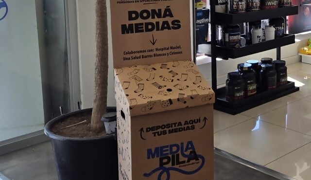 Tienda Inglesa invita a sus clientes a donar medias a través de la campaña “Media Pila”