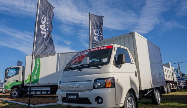 JAC Motors llega a la Feria de la Construcción con una propuesta de fuerza, innovación y cercanía al sector