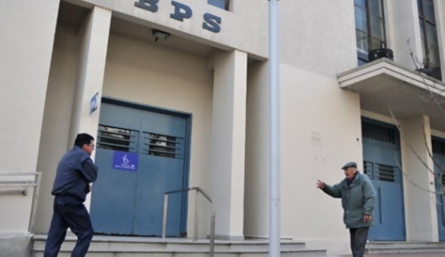 Construcciones irregulares provocan evasión millonaria 