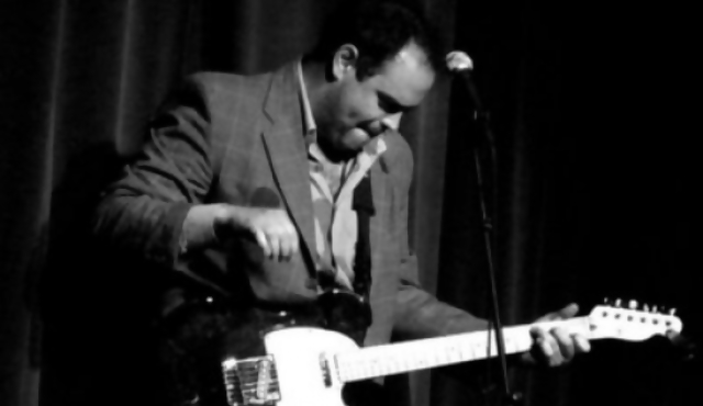 La improvisación de un “hombre-orquesta”