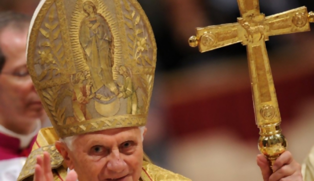 Papa acepta uso de preservativos "en algunos casos"  
