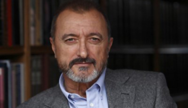 "La mujer es el personaje literario del siglo XXI", dice Pérez Reverte  