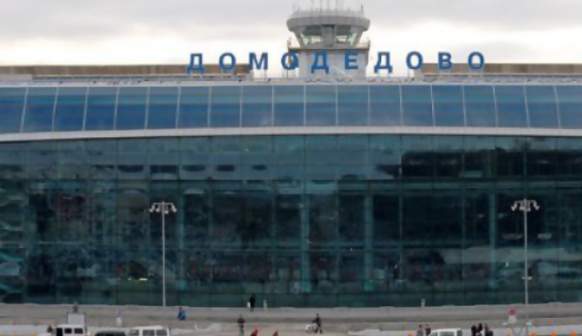 Cerrado aeropuerto de Moscú por apagón, caos en tráfico urbano por granizo