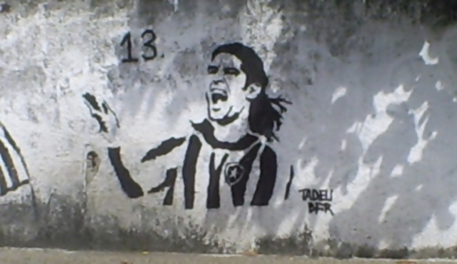 Abreu a la par de Garrincha