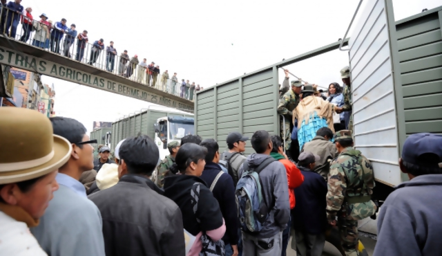 “Gasolinazo” boliviano sacude al transporte