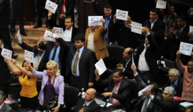 Venezuela: nuevo Parlamento revela división del país