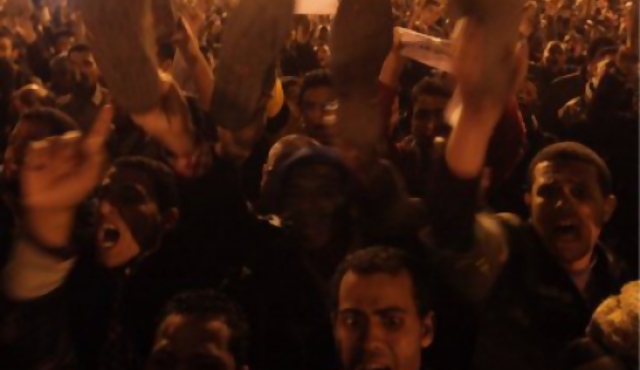 Mubarak se niega a renunciar mientras las marchas continúan