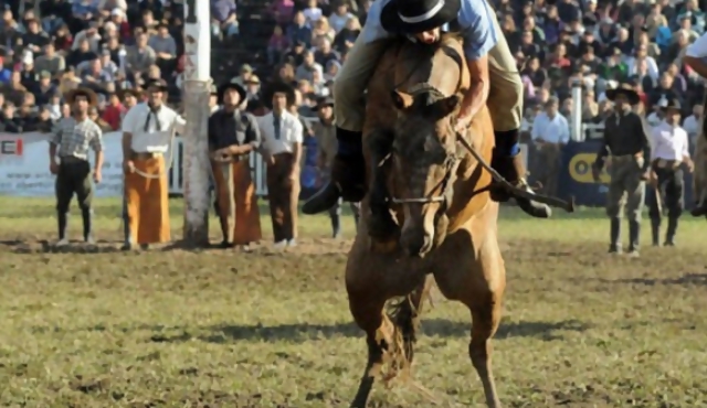 Viernes de jineteadas, domingo última jornada