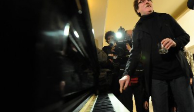 Charly: "vender como Shakira y sonar como Nirvana"