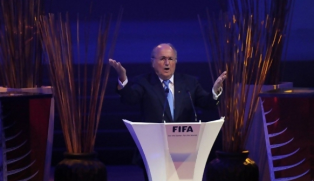 FIFA limpia el camino de Blatter