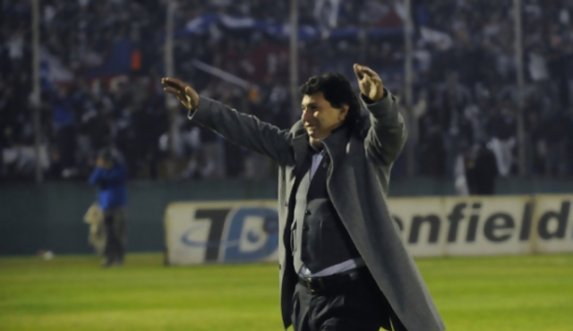 Sin apoyo, Carrasco deja de ser el técnico de Nacional