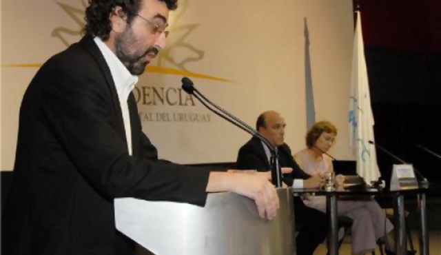 Centenares de becas para el país de las dos "íes"