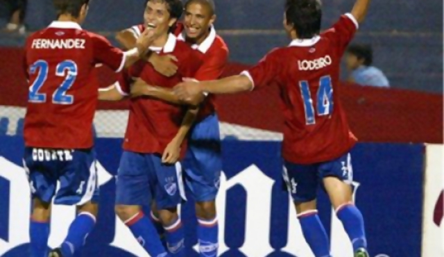 Nacional goleó 3 a 0 en su visita a Asunción 
