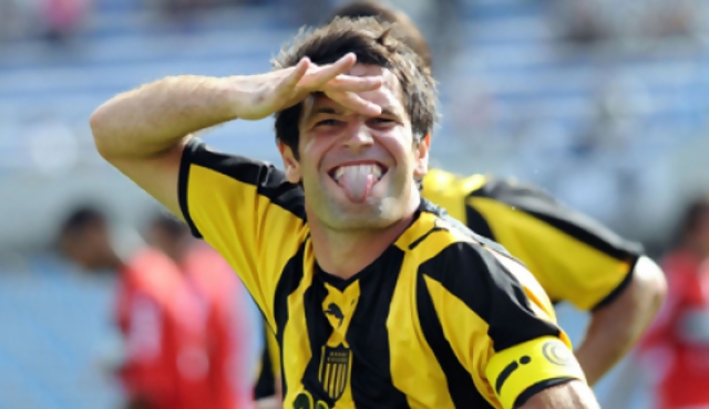 Peñarol ganó con el estilo de Ribas 