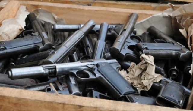Controles “insuficientes” contra venta ilegal de armas 