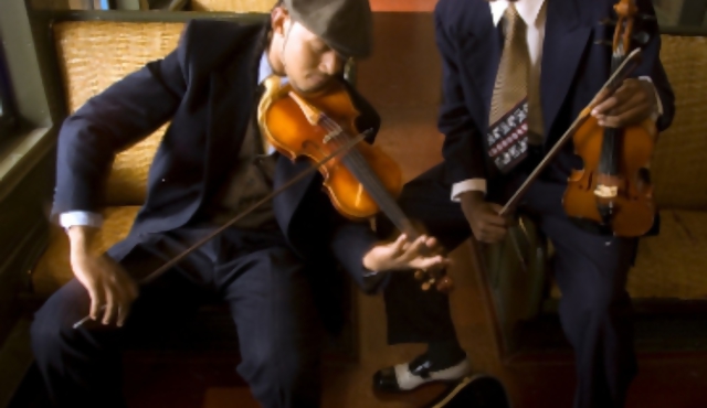 Nuttin’ But Stringz, una banda que revoluciona el mundo de la música