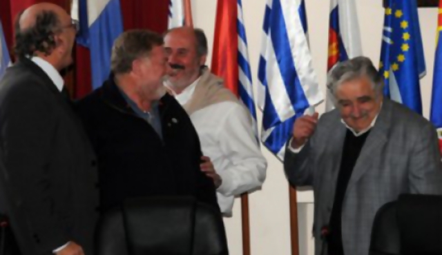 Mujica fue “vital” para terminar con la guerra de patentes