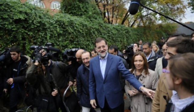 La derecha española obtiene la mayoría absoluta 