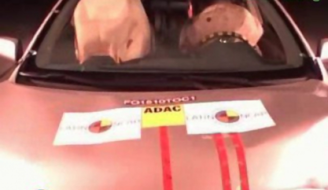 Cruce de responsabilidades permite venta de “autos inseguros”