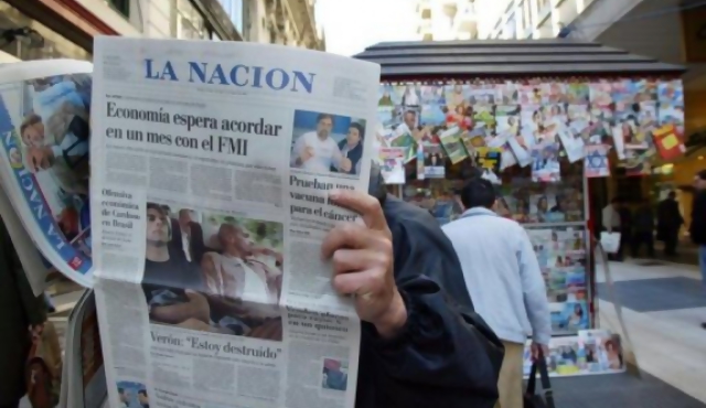 Gobierno argentino intenta silenciar la prensa, dice director de La Nación