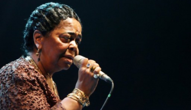 Falleció la cantante caboverdiana Cesária Évora