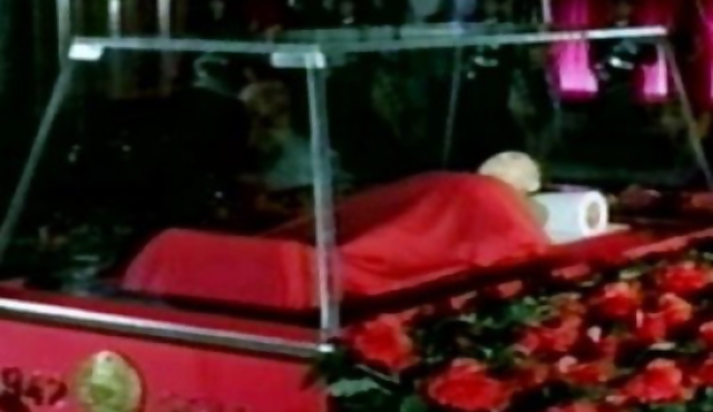 Funeral en féretro de vidrio