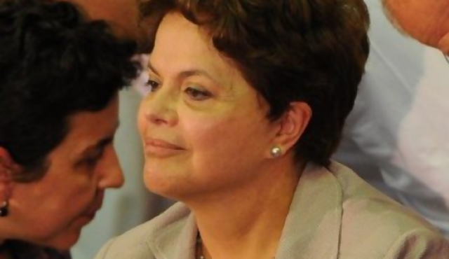 Dilma con popularidad récord a un año de gestión