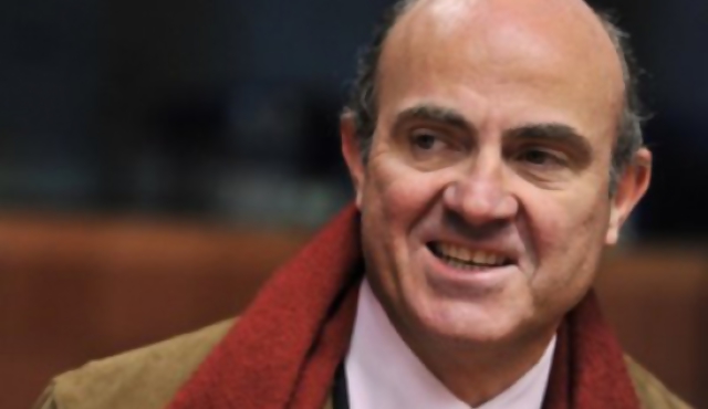 Economía española se contrae más en 2012