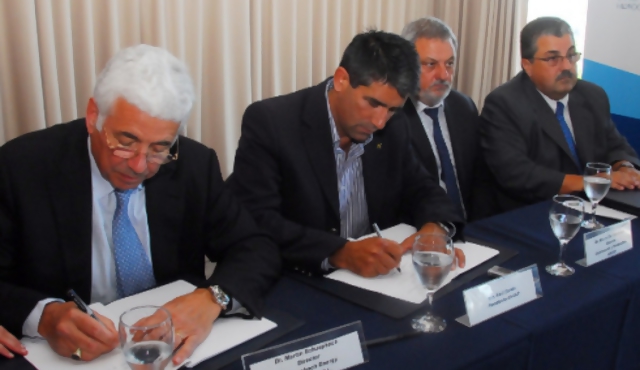 Ancap firmó contrato petrolero inédito 