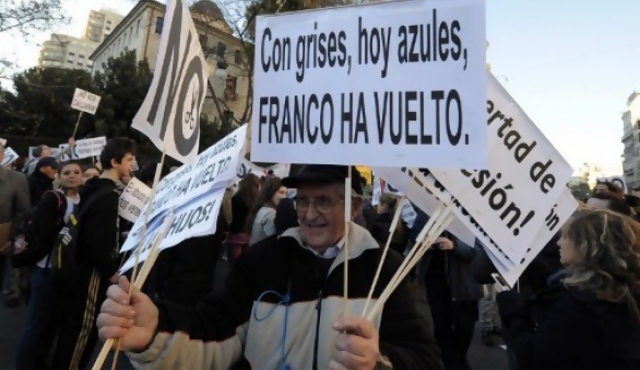 Represión policial abona primavera valenciana
