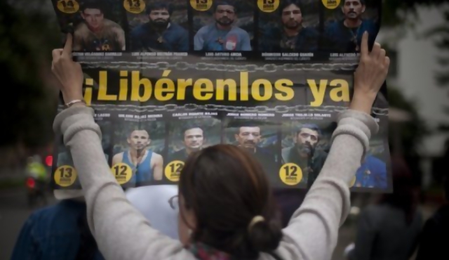 Farc anuncia liberación de 10 rehenes y cese de plagio de civiles 