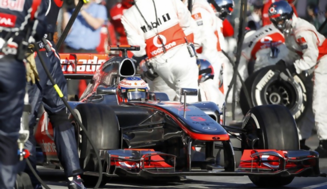 Button arrancó en punta en la F1