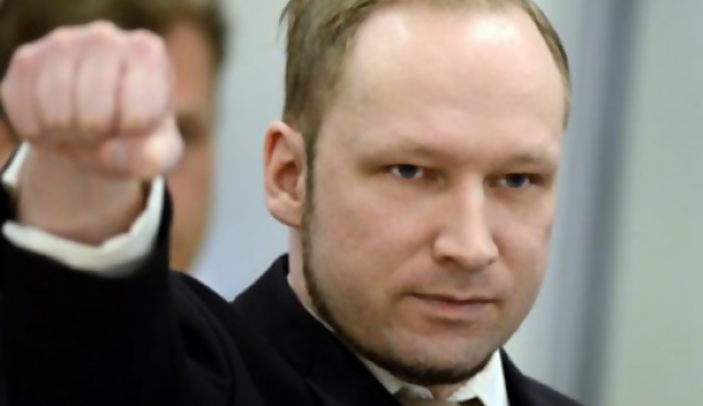 Breivik alega "legítima defensa"