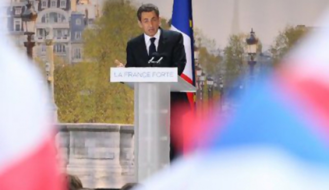 Sarkozy apela al crecimiento a 6 días de la elección