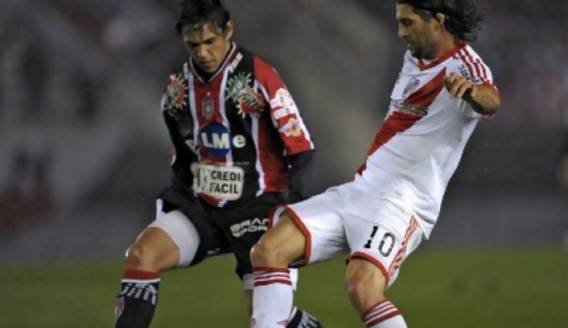 Chacarita pierde un punto por cantos xenófobos