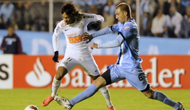 Santos sacó un buen resultado y entre brasileños no se hicieron goles