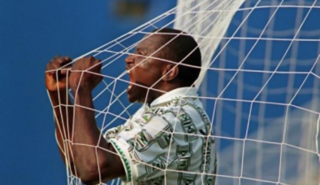 El delirante final de Yekini