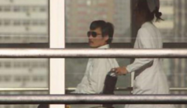 Chen Guangcheng espera por su pasaporte