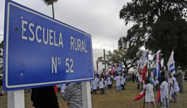 Internet y energía eléctrica solar para 110 escuelas rurales