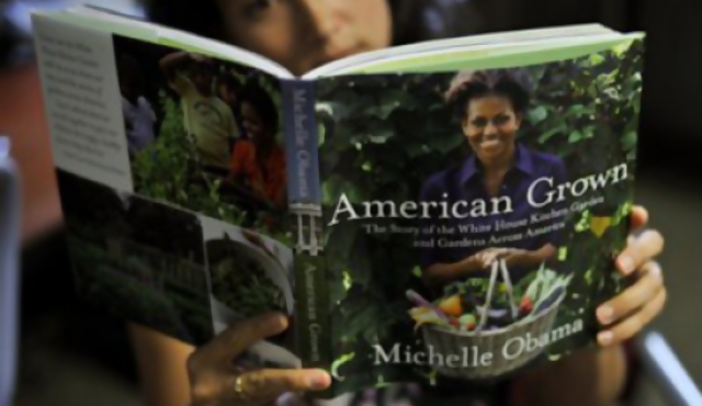 Michelle Obama hace su debut literario