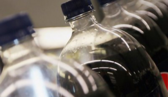 Nueva York quiere limitar venta de gaseosas de más de medio litro