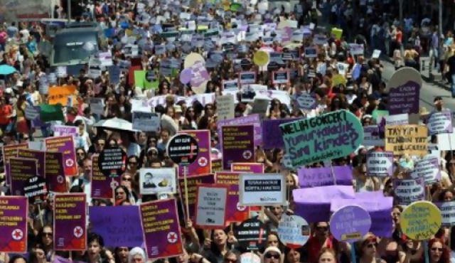 Manifestación por derecho al aborto en Turquía