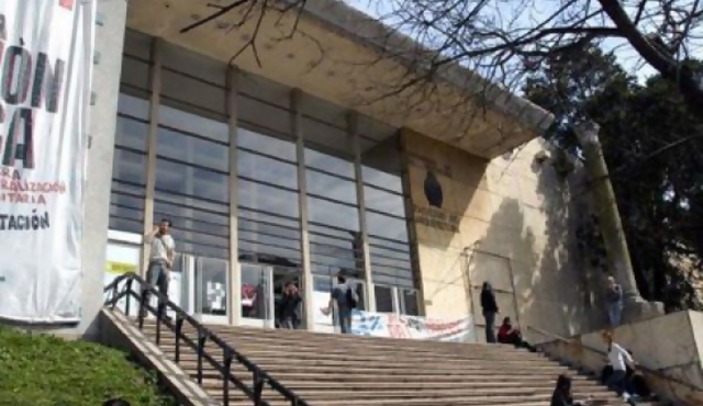 “Estamos desde hace un año buscando un nuevo edificio”