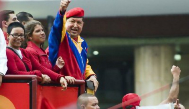 Venezuela: baños de multitud para inscribir candidaturas