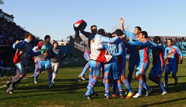 Arsenal campeón y San Lorenzo a la promoción