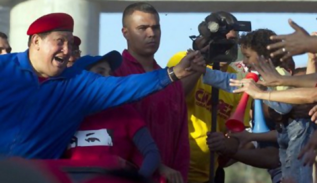Chávez ridiculiza parentezgo de Capriles con Bolívar 