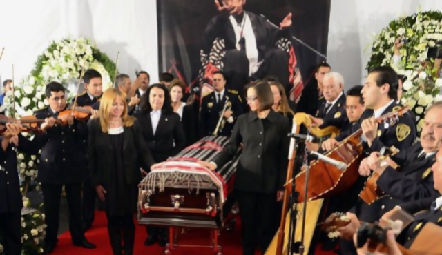 Chavela despedida con "Amor eterno"