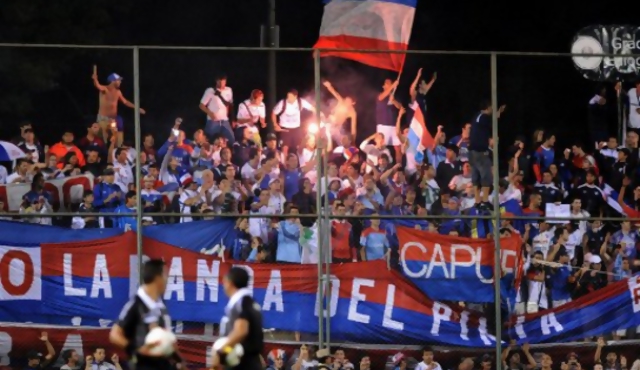 Nacional estrena la bandera más grande del mundo
