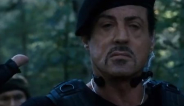 Stallone, Schwarznegger, Bruce Willis y Chuck Norris se ríen de sí mismos 