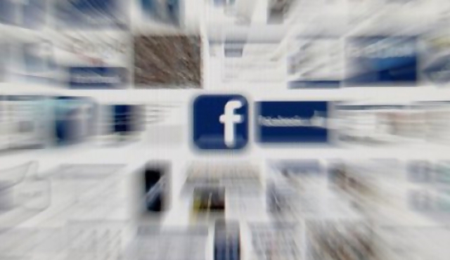 Facebook pierde casi la mitad de su precio de debut en bolsa